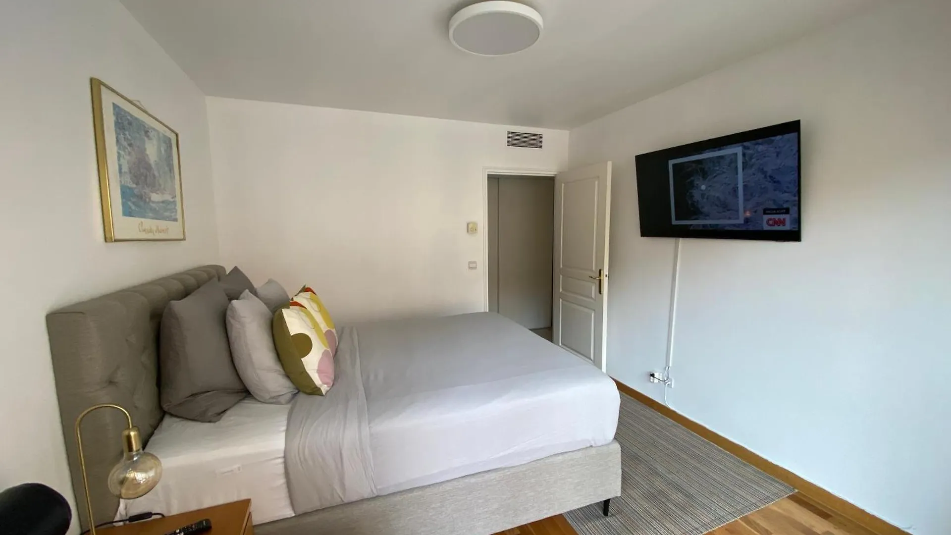 Le Grand Palais De La Mediterranee Beach Access Apartments - Top Choice In Nice France