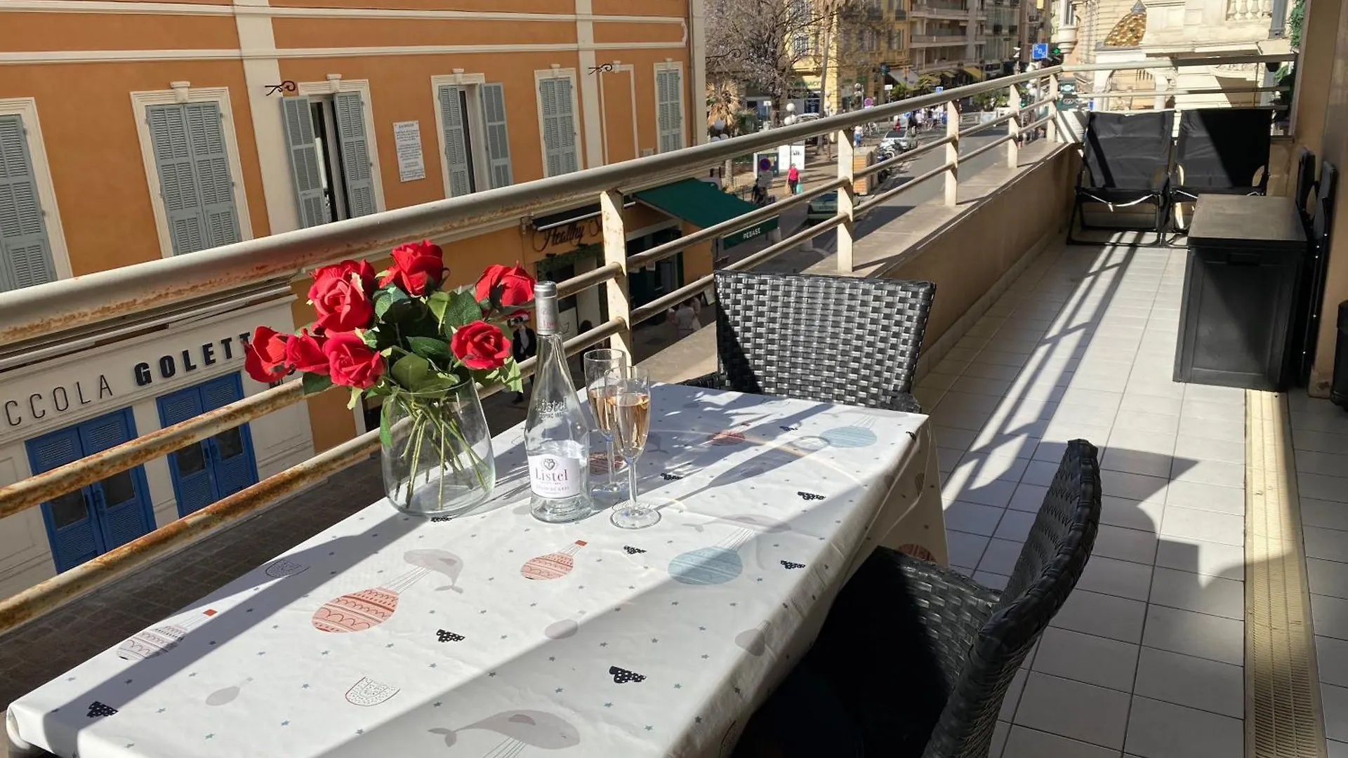 Le Grand Palais De La Mediterranee Beach Access Apartments - Top Choice In Nice