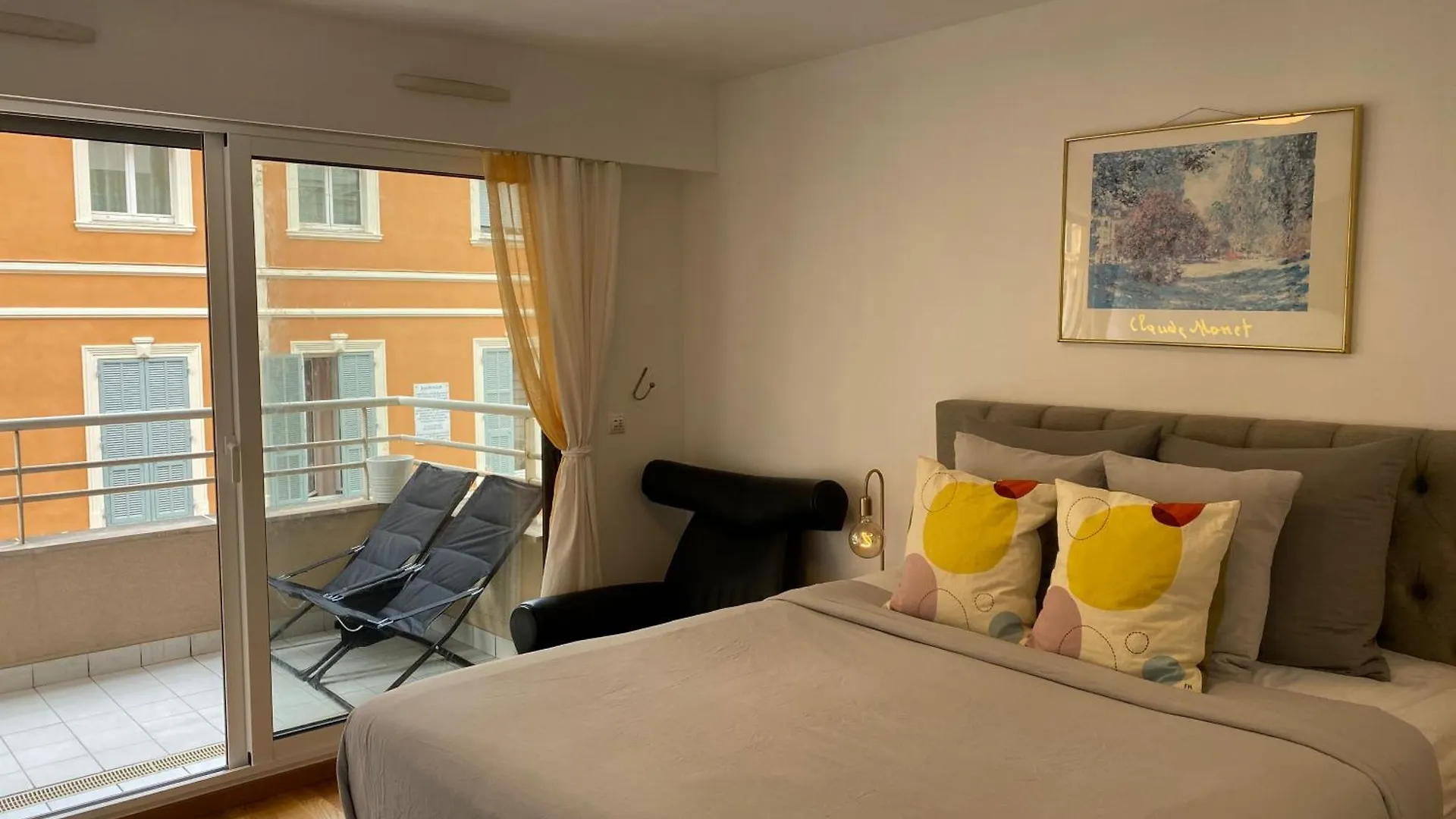 Le Grand Palais De La Mediterranee Beach Access Apartments - Top Choice In Nice France
