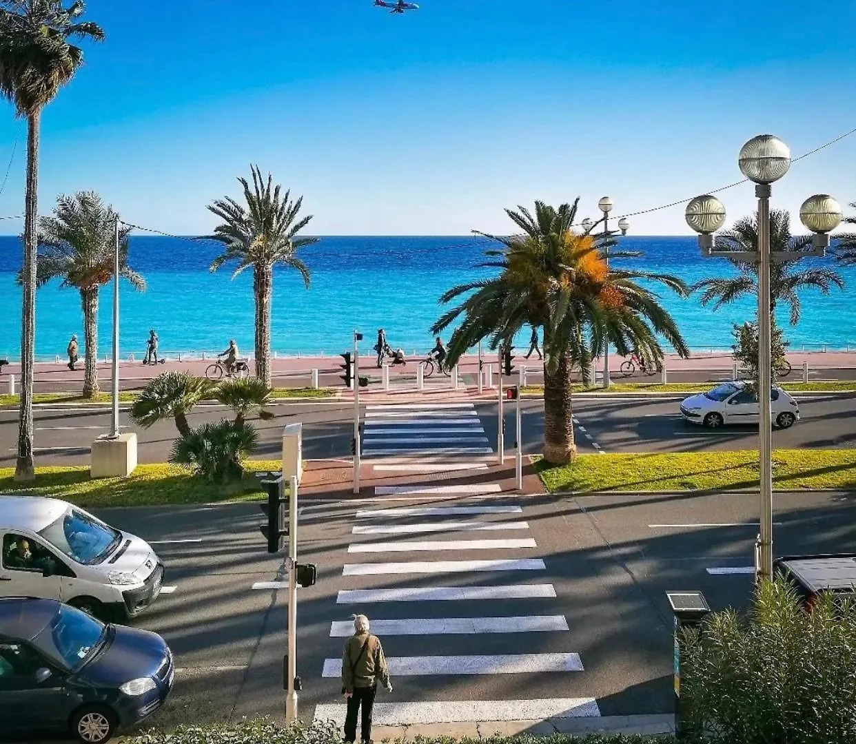 Le Grand Palais De La Mediterranee Beach Access Apartments - Top Choice In Nice