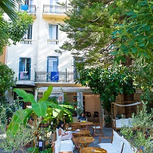  Albergue Hi Les Camelias